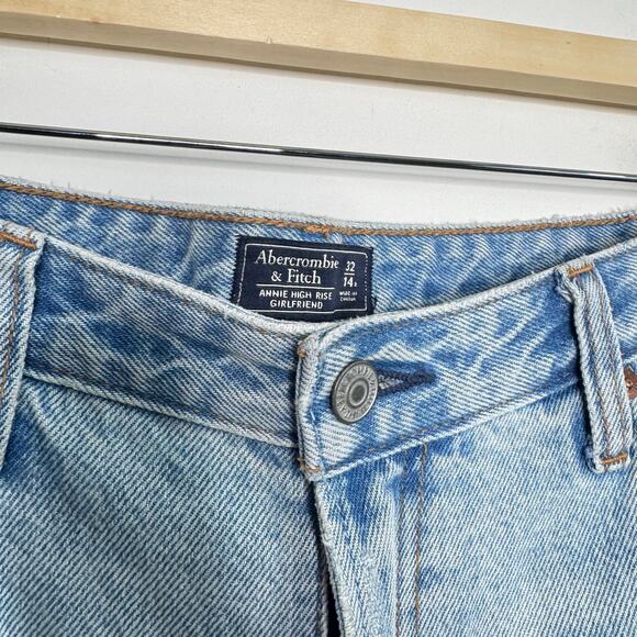 ABERCROMBIE | Annie High Rise Girlfriend Jeans Side Zippers | 14 - Picture 8 of 8
